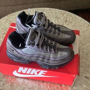 Women Nike Airmax 95 Shoes Size 8 Grey & Black
